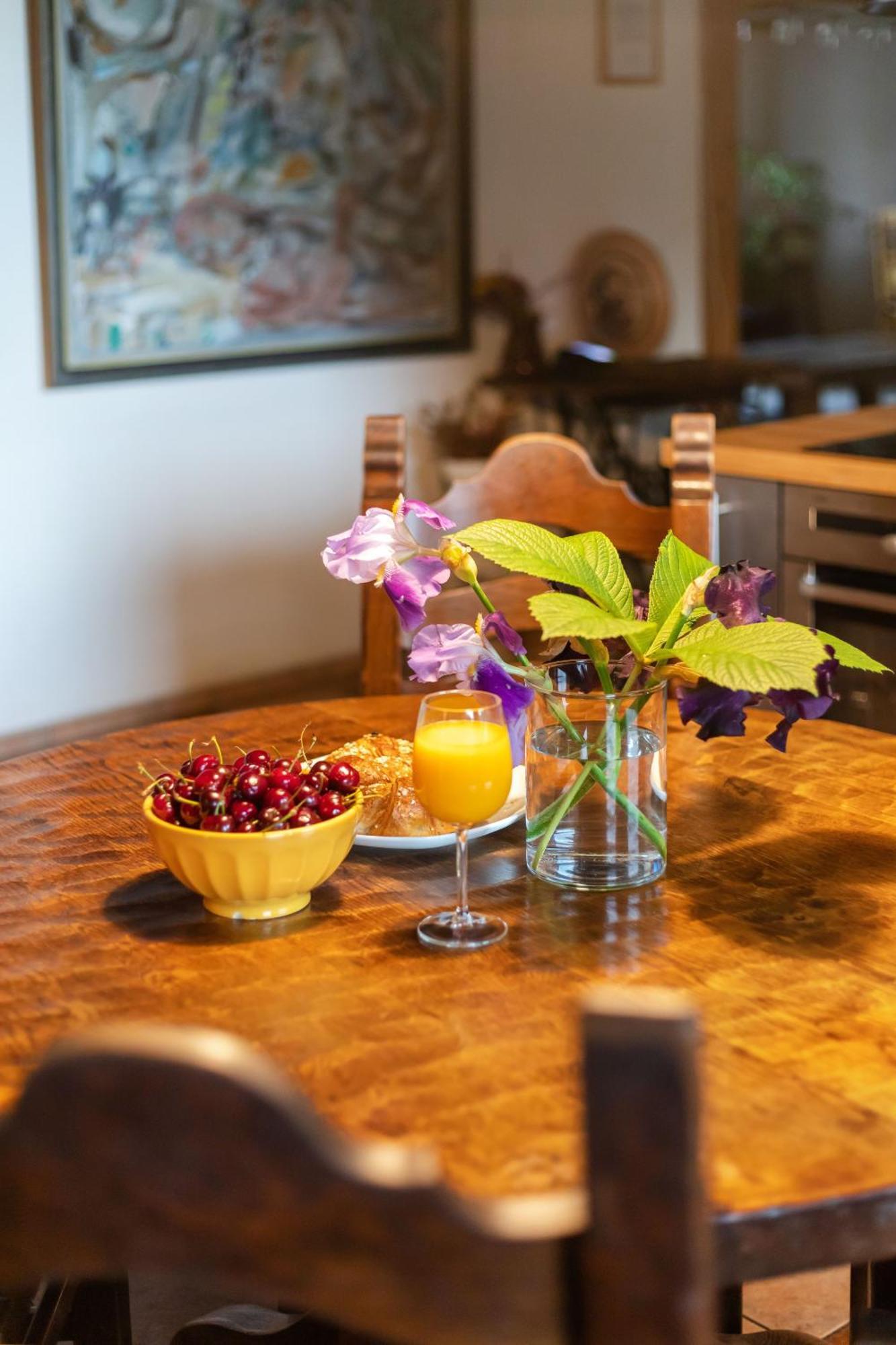 House Of Sun Bed & Breakfast Vilnius Bagian luar foto