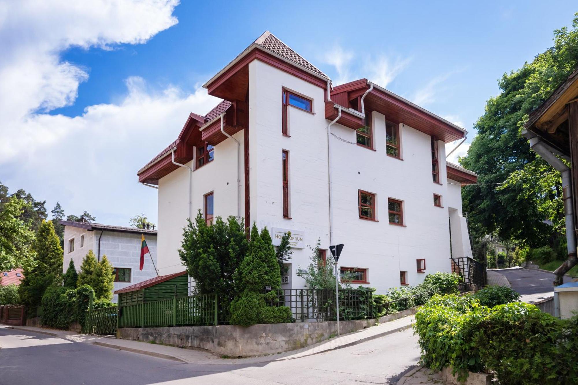 House Of Sun Bed & Breakfast Vilnius Bagian luar foto