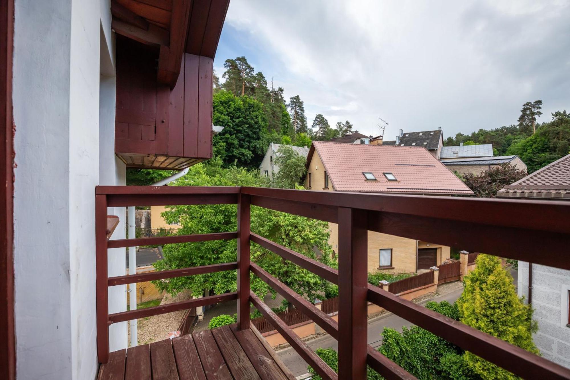 House Of Sun Bed & Breakfast Vilnius Bagian luar foto